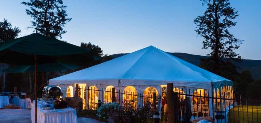 QUELLE TENTE DE RÉCEPTION CHOISIR POUR UN MARIAGE ?