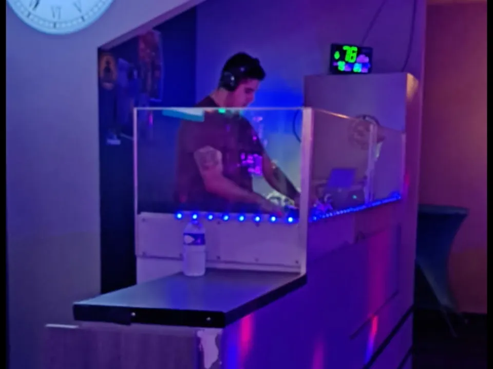 DJ Roan16